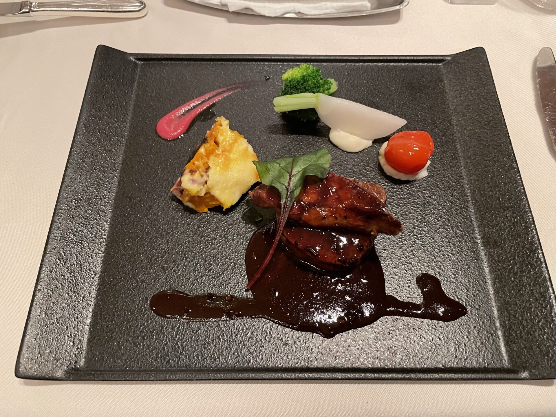 北海道ホテル　肉料理