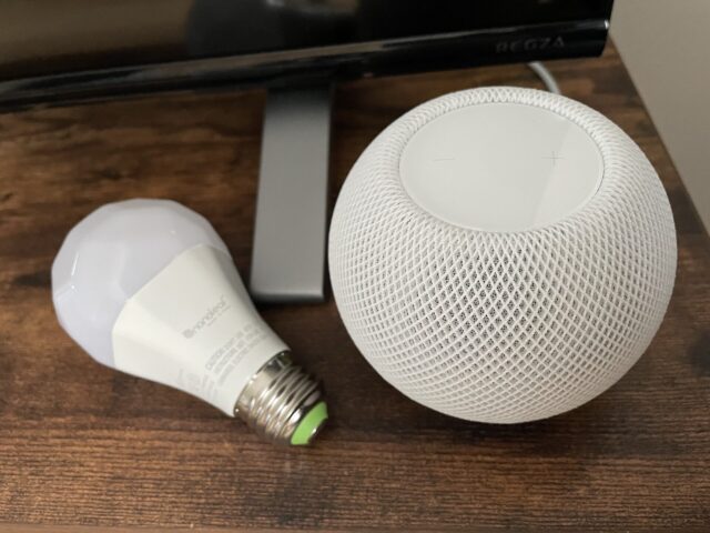 HomePod mini Nanoleaf Essentials a19 bulb