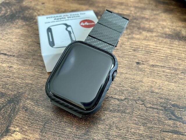 PITAKA Air Case for Apple Watch　Apple Watch SE 装着