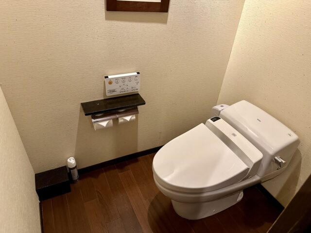 しこつ湖 鶴雅リゾートスパ 水の謌　客室トイレ